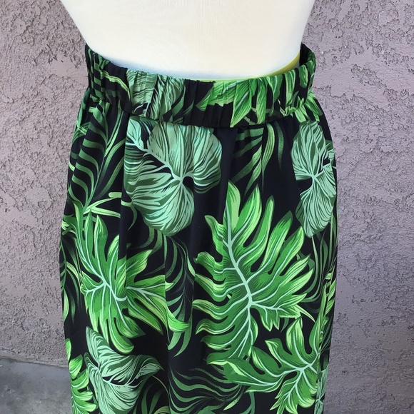 Tropical Leaf Maxi Skirt with Slit - Picture 6 of 7
